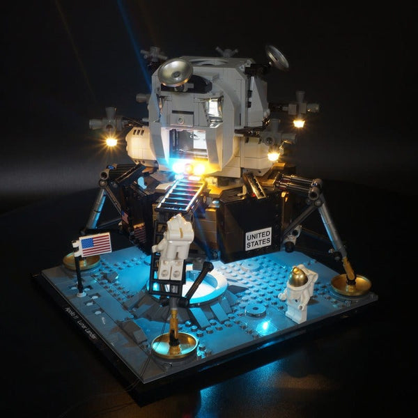 Lego Lunar Lander Apollo 11 10266 w Light Kit