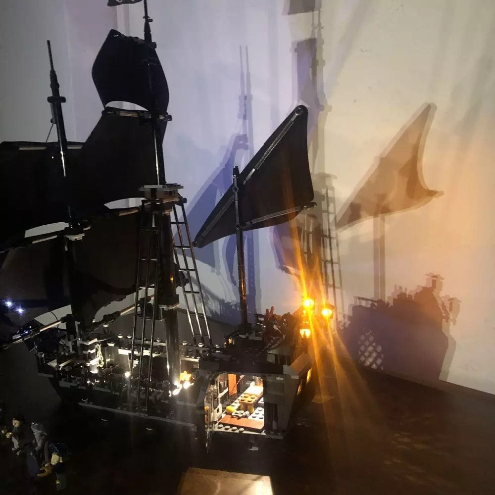 zene bricks LEGO The Black Pearl #4184 Light Kit (Old Version)